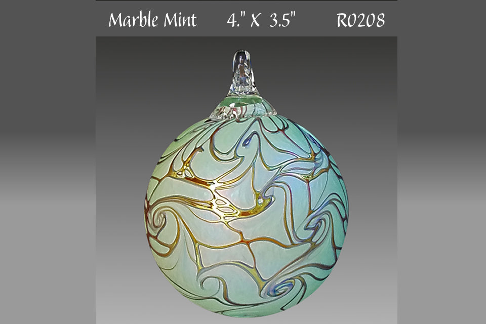 Round Ornament: Marble Mint